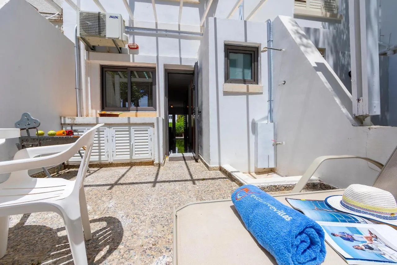 Maistralli Villa Protaras 0*,